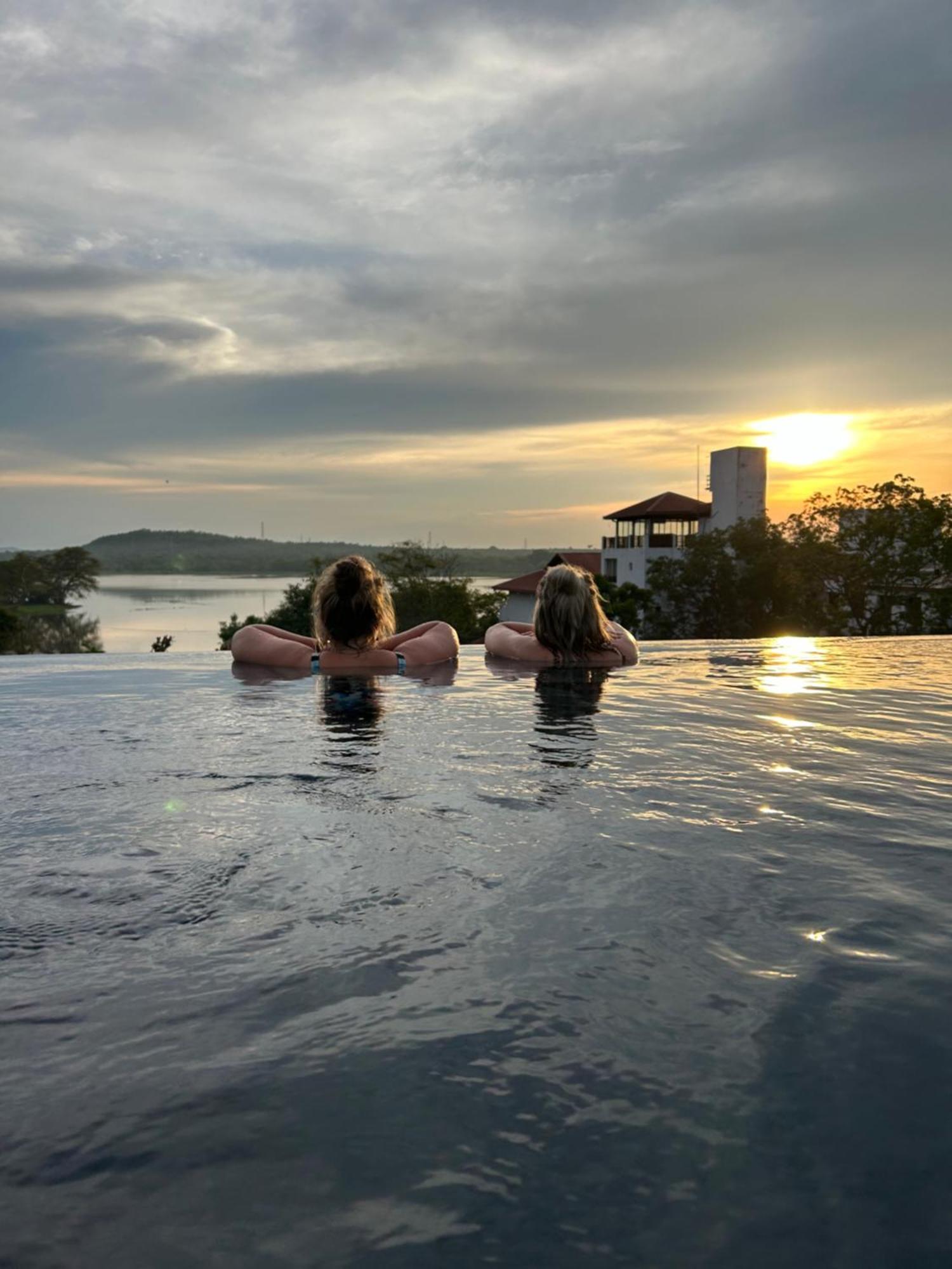 Sundown Lake Hotel & Spa Habarana Exteriér fotografie
