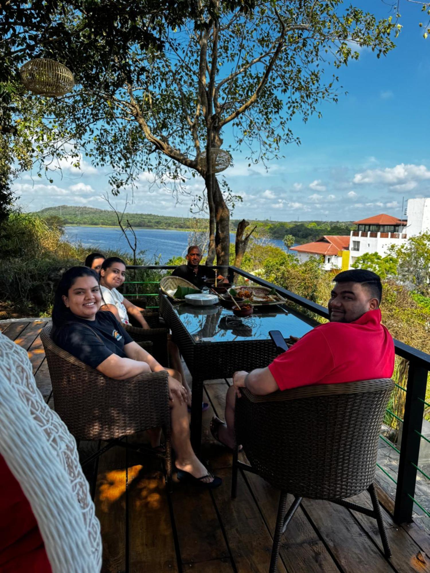 Sundown Lake Hotel & Spa Habarana Exteriér fotografie
