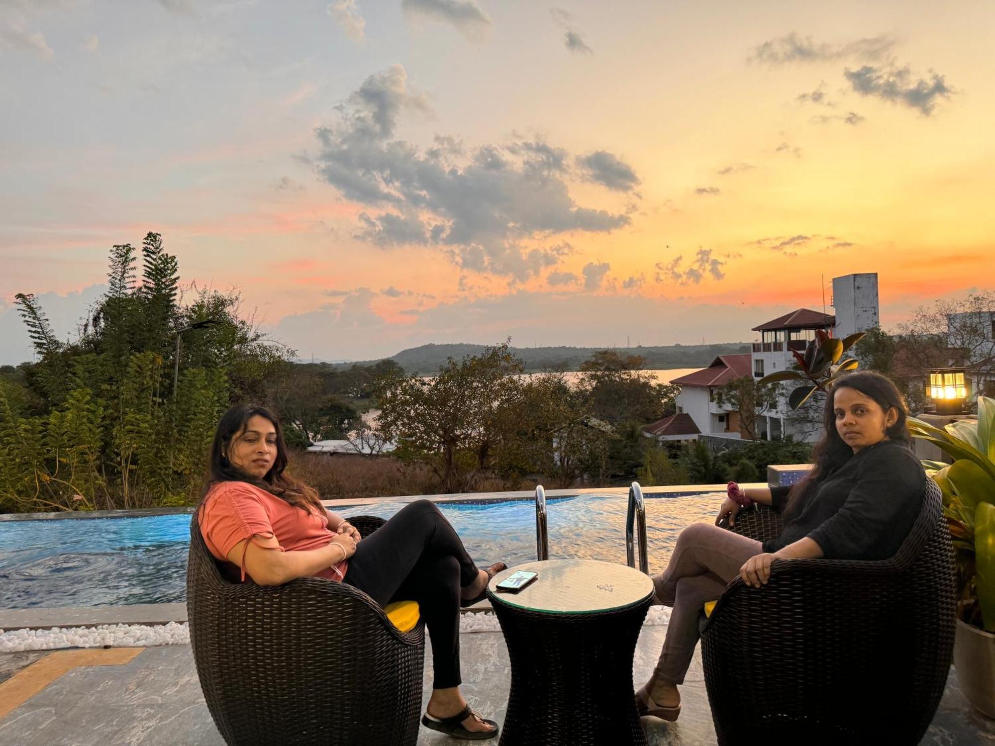 Sundown Lake Hotel & Spa Habarana Exteriér fotografie